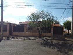 #1072 - Casa para Venda em Arapongas - PR