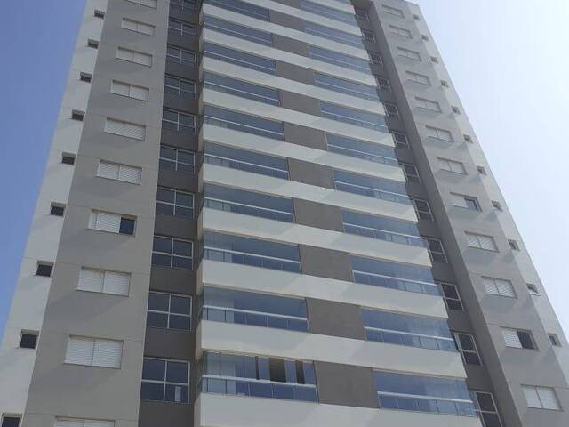 #1125 - Apartamento para Venda em Arapongas - PR
