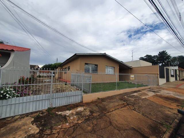 #1202 - Casa para Venda em Arapongas - PR - 1