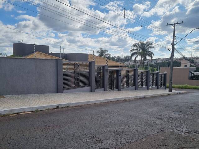 #1208 - Casa para Venda em Arapongas - PR