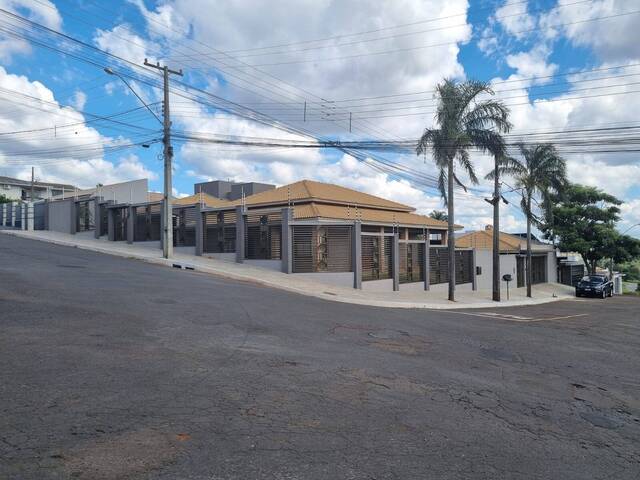 #1208 - Casa para Venda em Arapongas - PR