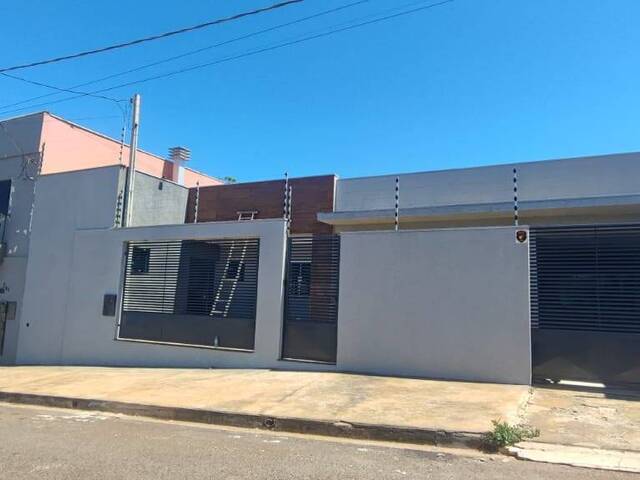 #1226 - Casa para Venda em Arapongas - PR
