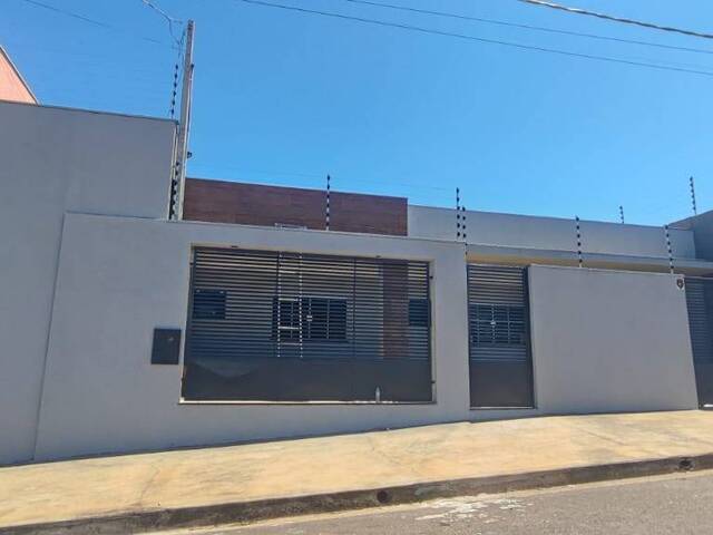 #1226 - Casa para Venda em Arapongas - PR