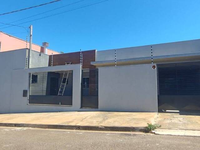 #1226 - Casa para Venda em Arapongas - PR