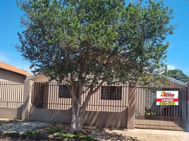 #1251 - Casa para Venda em Arapongas - PR